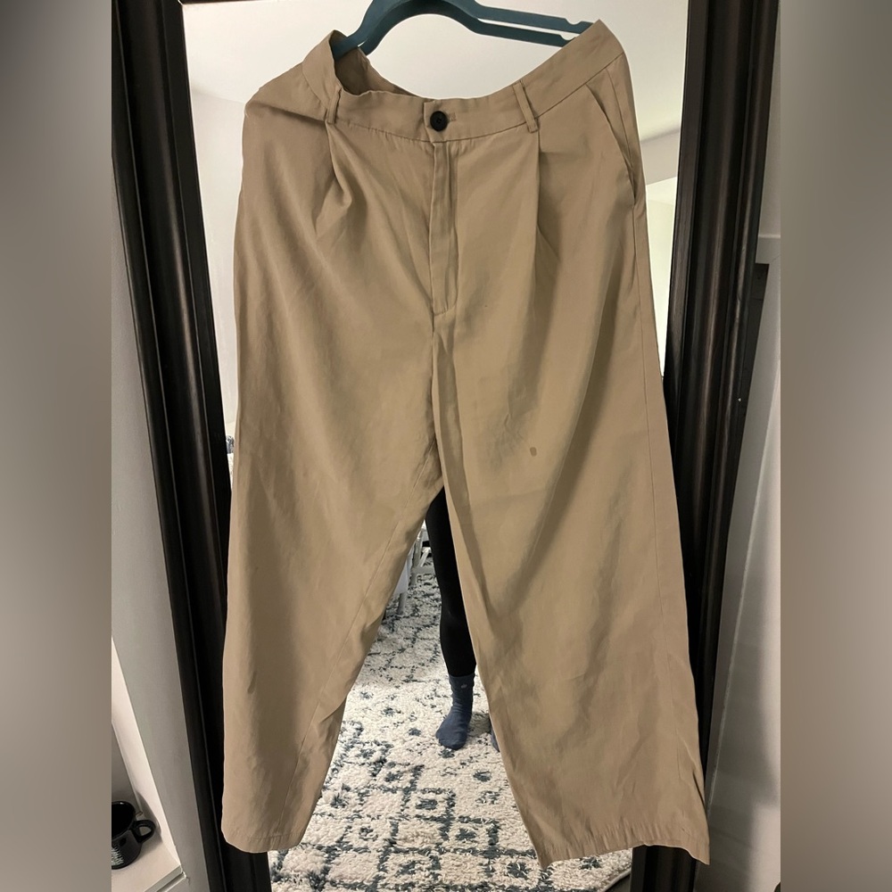 Zara Women’s Khaki Chinos with Pleats ~ Size L
